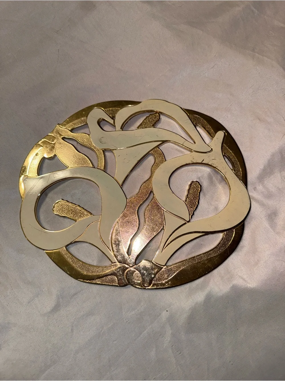 N/A elegant gold